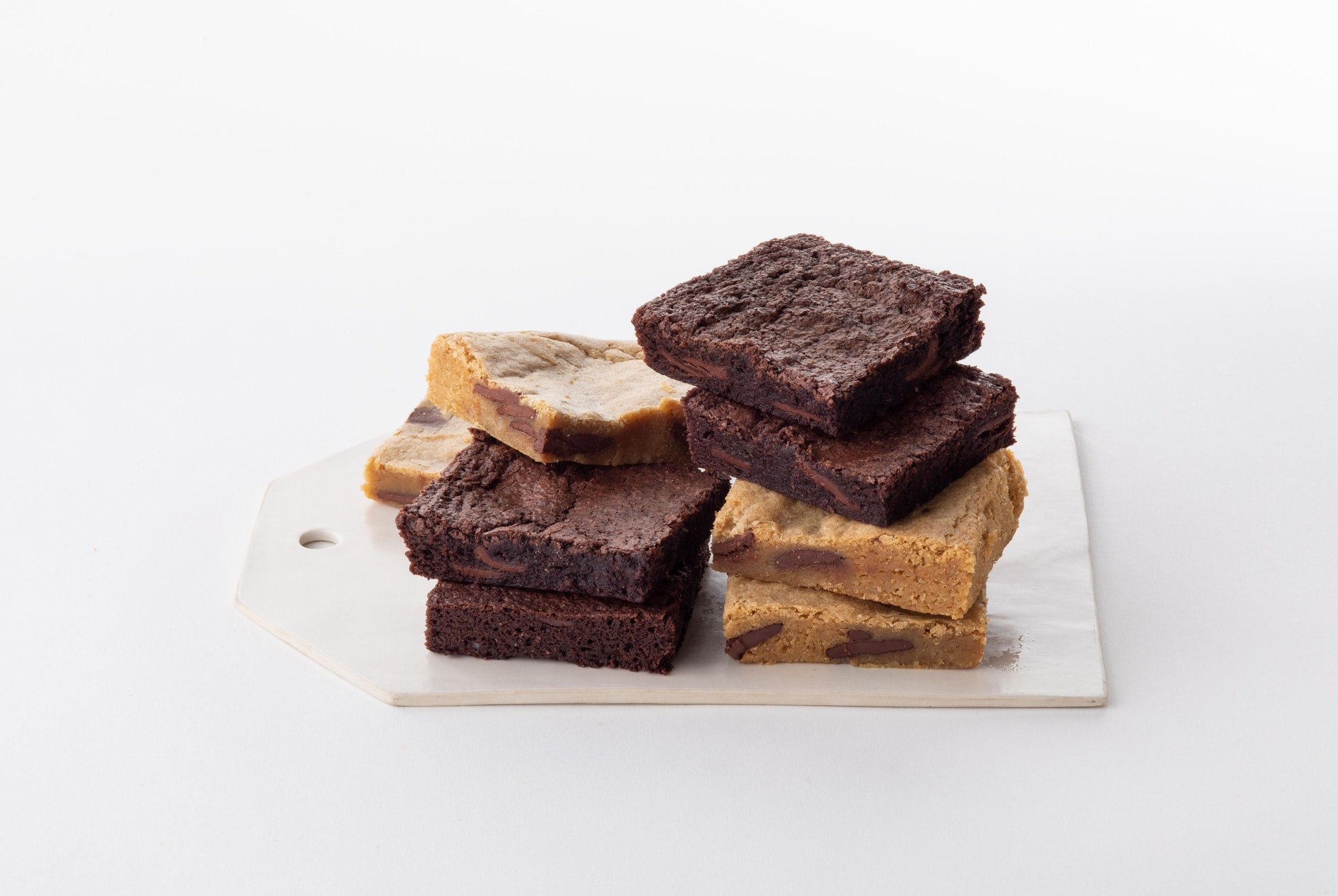 på vegne af Rundt om Villain Brownie & Blondie Combo – Magnolia Bakery