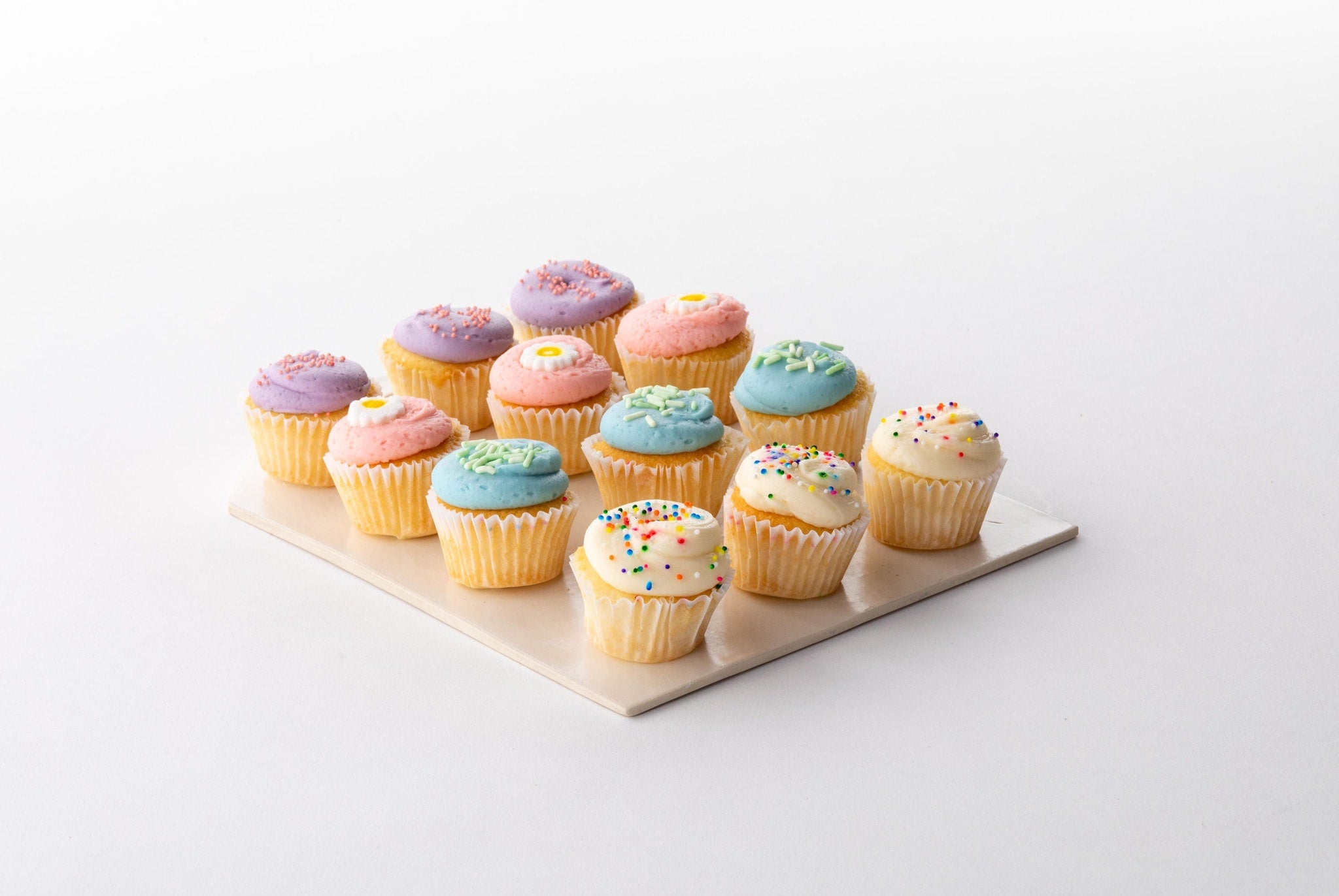 Classic Vanilla Mini Cupcakes – Magnolia Bakery